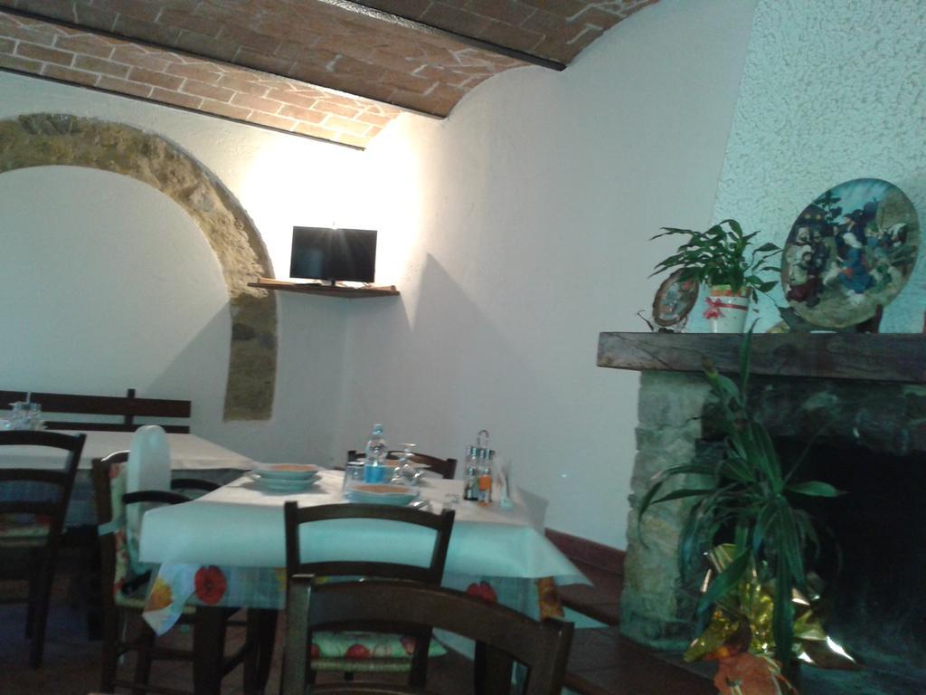 Agriturismo Santa Chiara Pomarance Exteriör bild